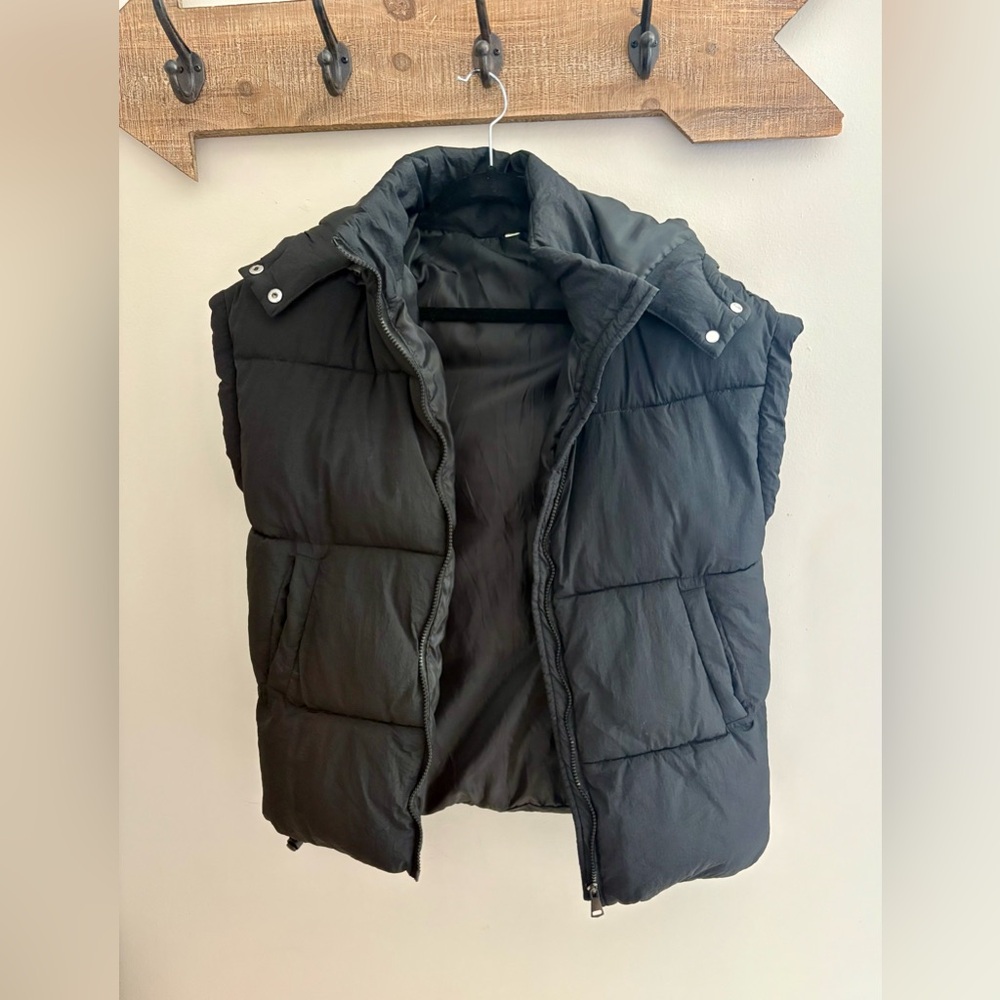 Women’s Black Puffer Vest